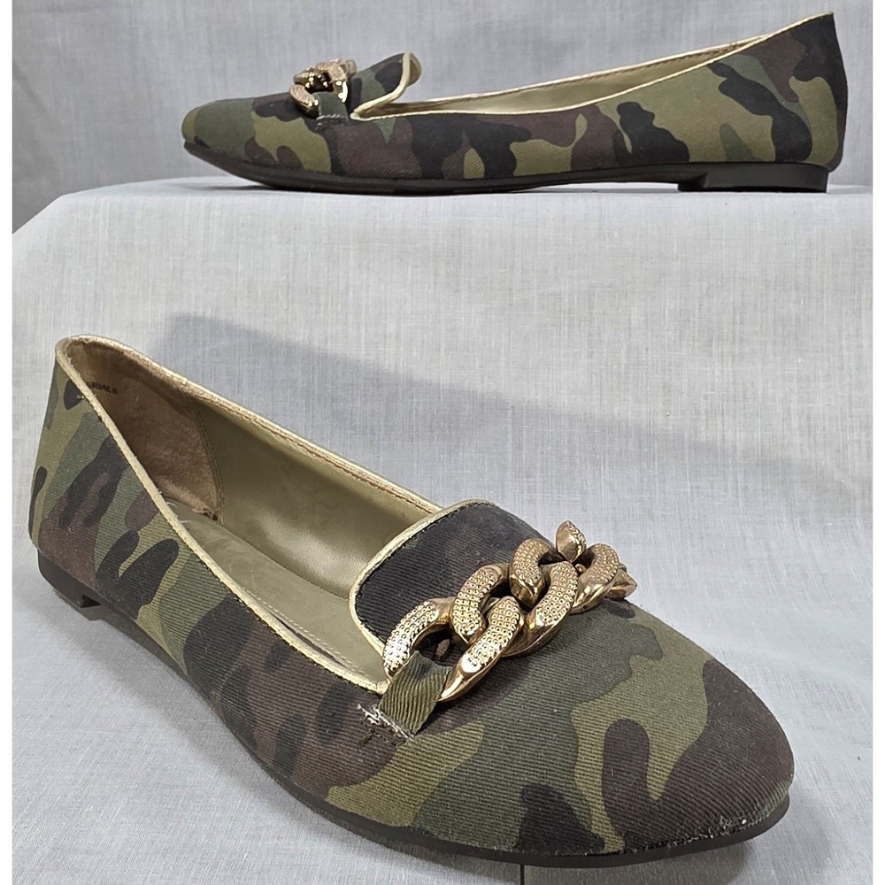 New Directions Sycamore Camo Chain Loafer Flats Gold Trim Green Brown Size 8.5